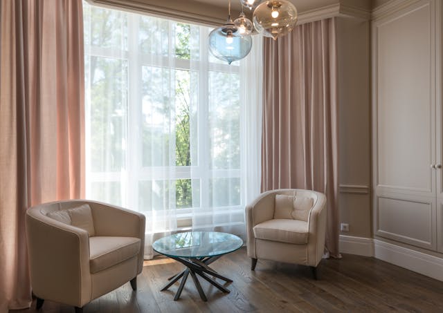Enhancing Home Curb Appeal with Modern Window Styles